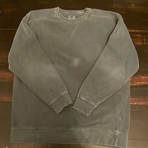 Comfort colors sweatshirt. Blue. Size large.